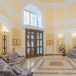 Flora Hotel 3*