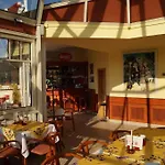 Hotel Flora