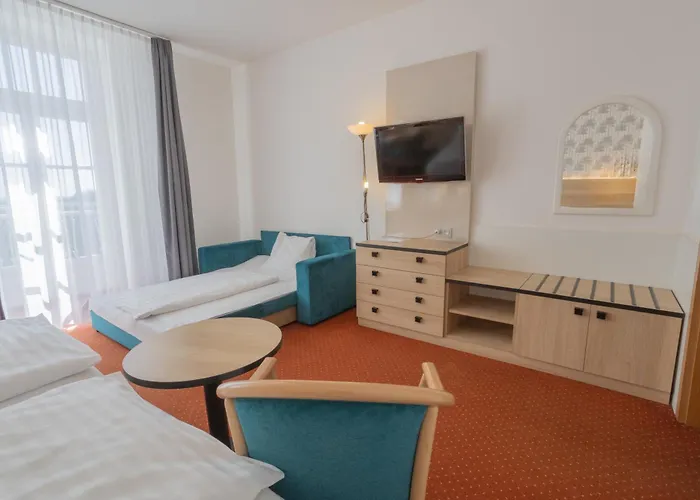 Hotel Flora 3*