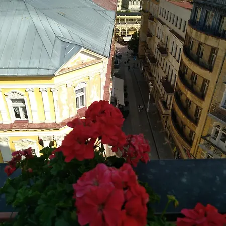 Hotel Flora 3*