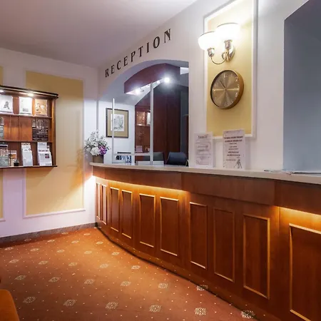 Hotel Flora 3*