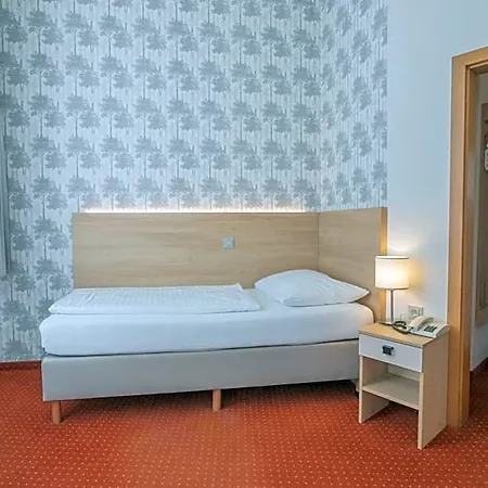 Flora Отель 3*