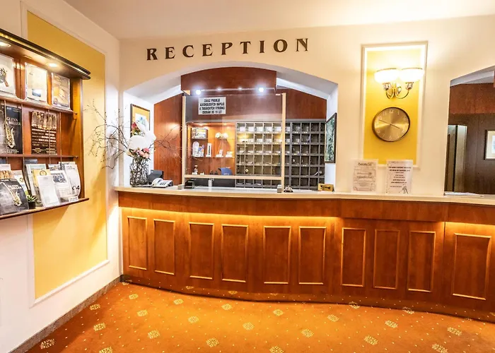 Hotel Flora 3*